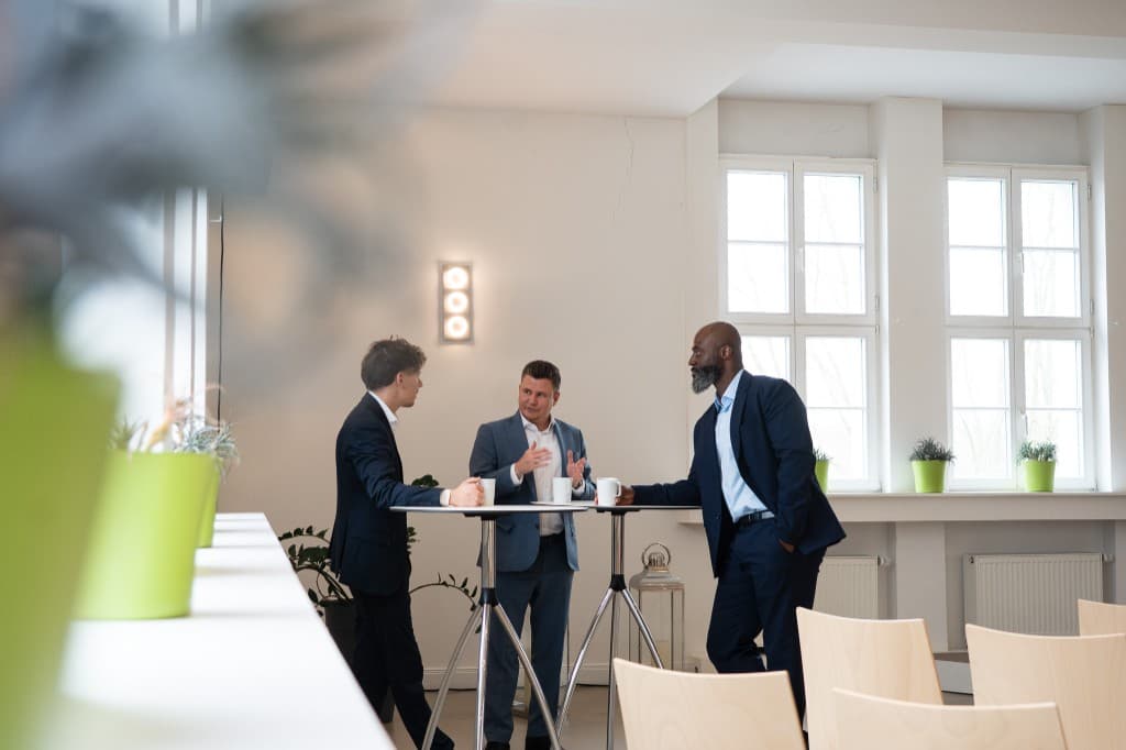Networking und Austausch im modernen Büro